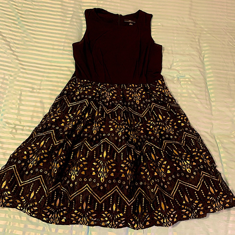 R & K Sleeveless Black and Gold Party Dress